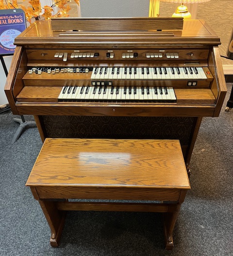 Hammond 810 Model Organ